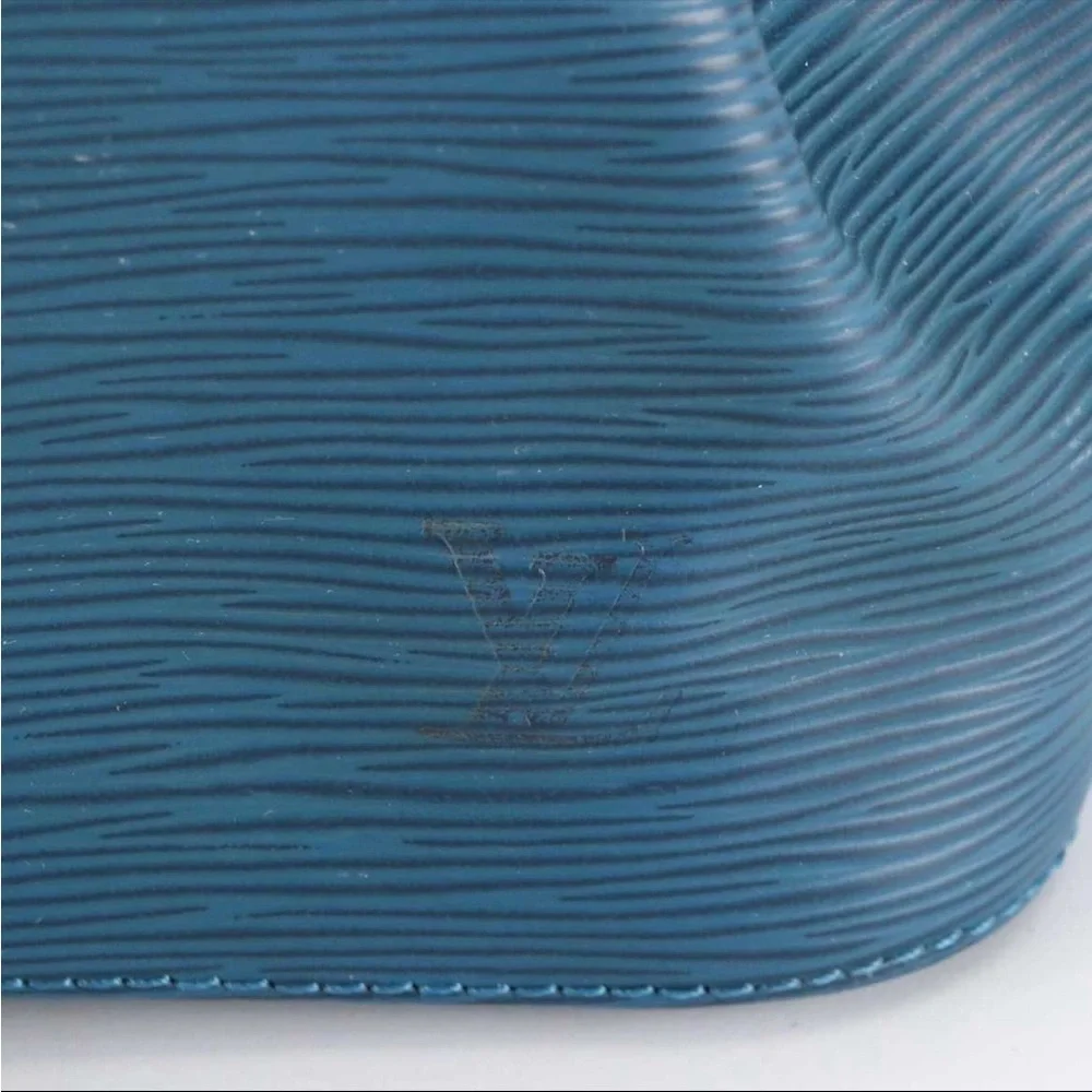 Louis Vuitton Petit Noe Bucket Bag Blue Epi Leather Luxury Drawstring Shoulder
